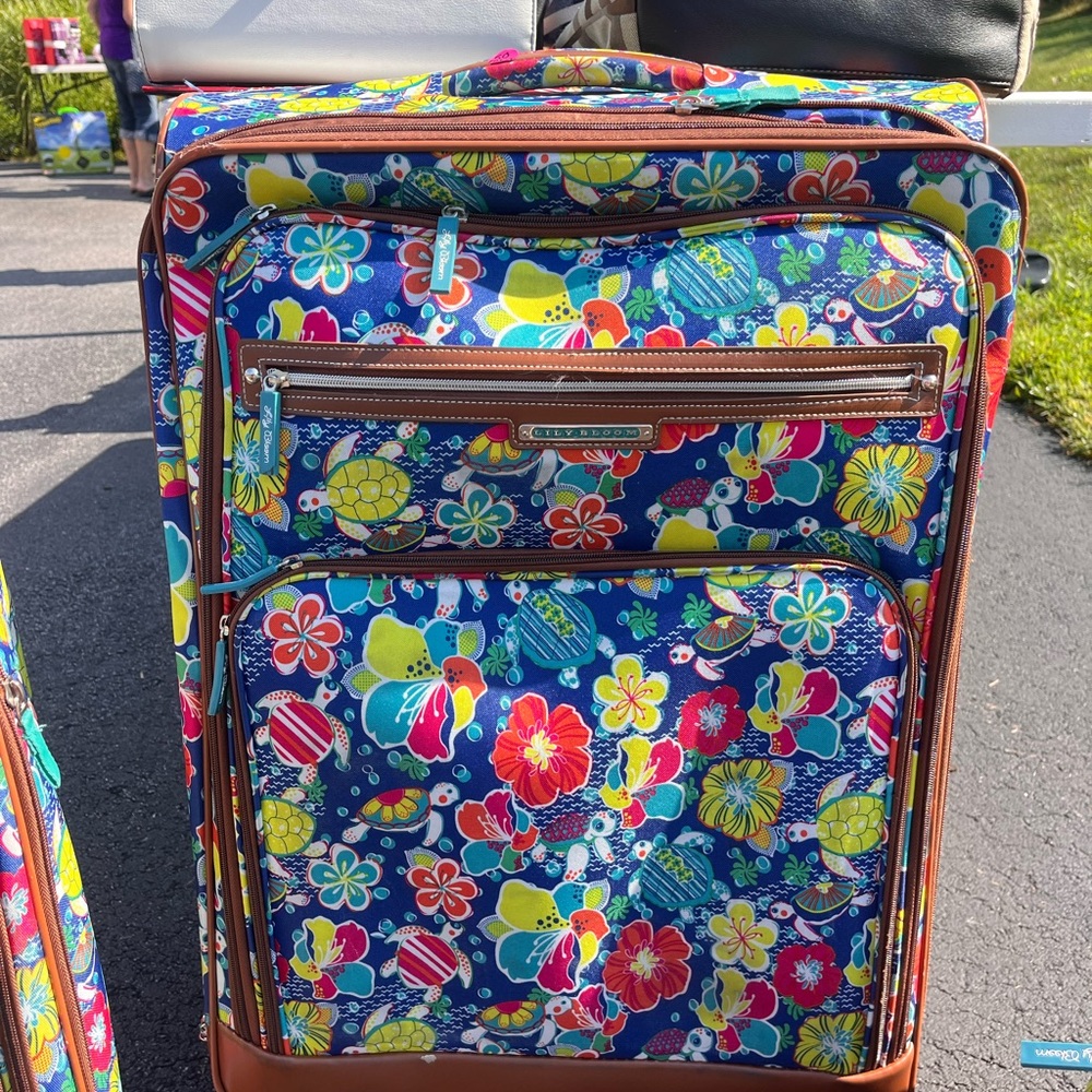 Lily Bloom “I like turtles” 28in Luggage large!